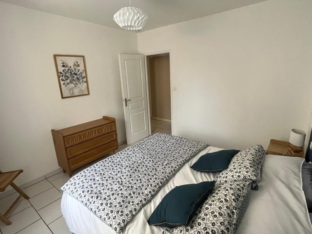 Bel Appartement 2 Chambres Au Coeur Du Village Eyragues Dış mekan fotoğraf